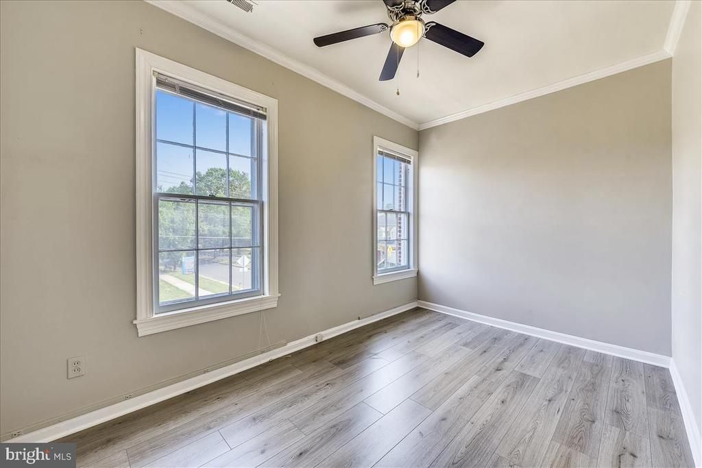 9251 Lee Ave, Manassas, VA 20110